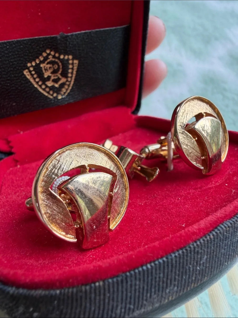 New Vintage Gold Tone Men's Cufflinks Tie Clip Set with Case / Fabric Brush